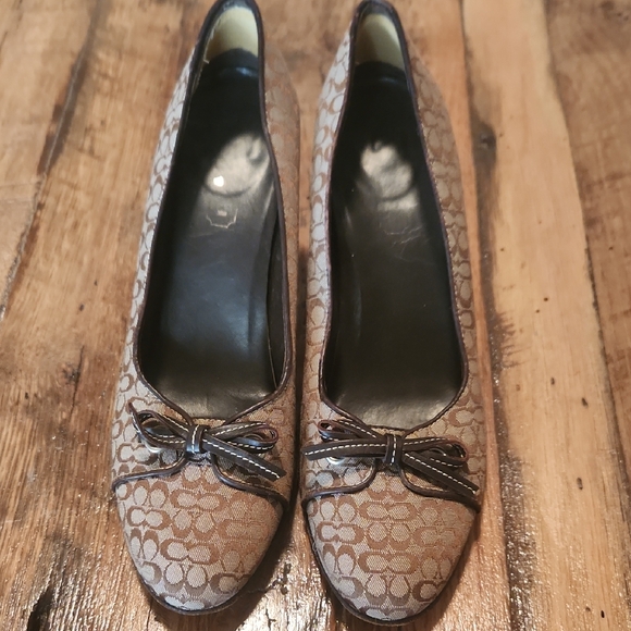 Coach Shoes - Coach Vintage Brown Patterned Heels with Bow Sz 5 1/2